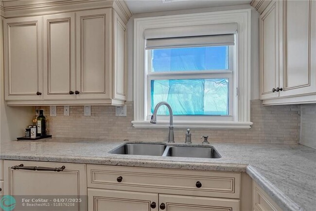 Building Photo - 3750 Galt Ocean Dr