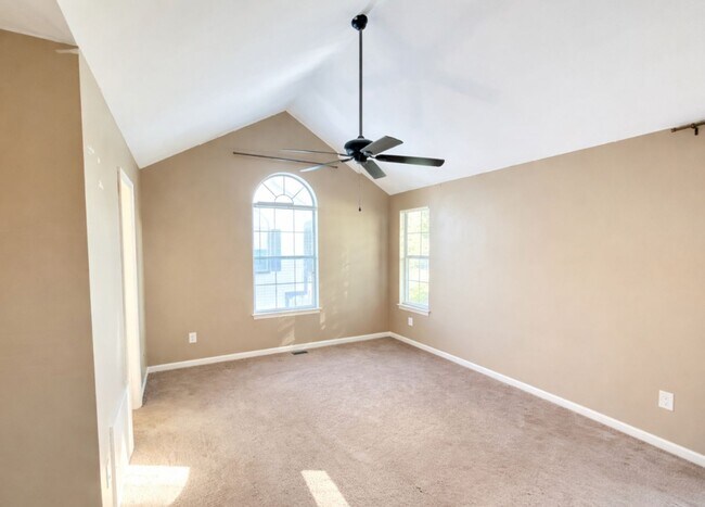 Building Photo - End Unit Condo Close to Chic's Beach & Little Creek Naval Base