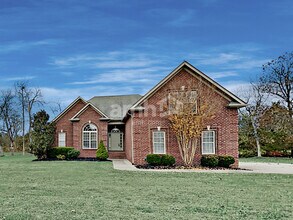 Building Photo - 165 Bland Dr