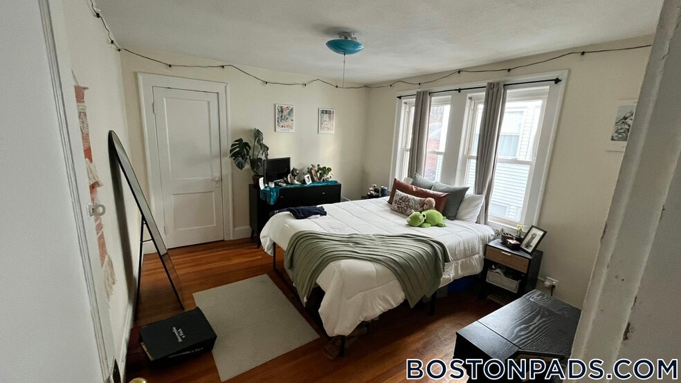 Building Photo - 58 Brock St