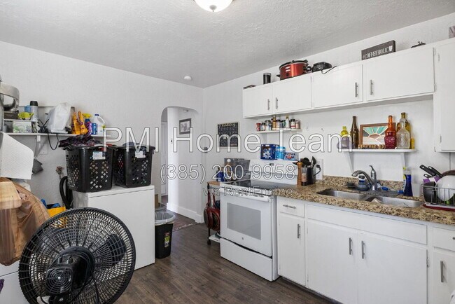Building Photo - 732 Campbell Heights