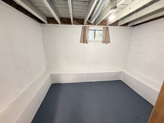 Building Photo - NEW REMODELED- 2 bedroom duplex