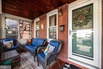 Building Photo - 538 S Adams St