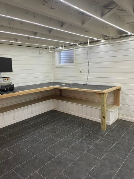 Building Photo - 206 Eastwood Ave