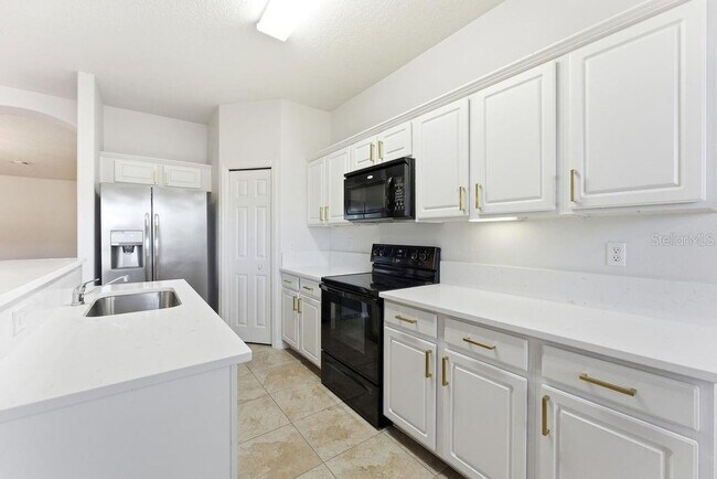 Building Photo - 2795 Oakwater Dr
