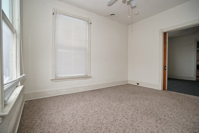 Building Photo - 704 N 3rd St