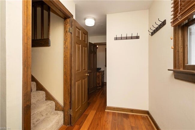 Building Photo - 4125 Duke of Gloucester Dr