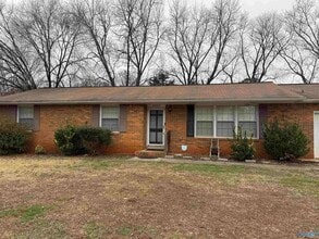 Building Photo - 3205 Lewisburg Dr NW