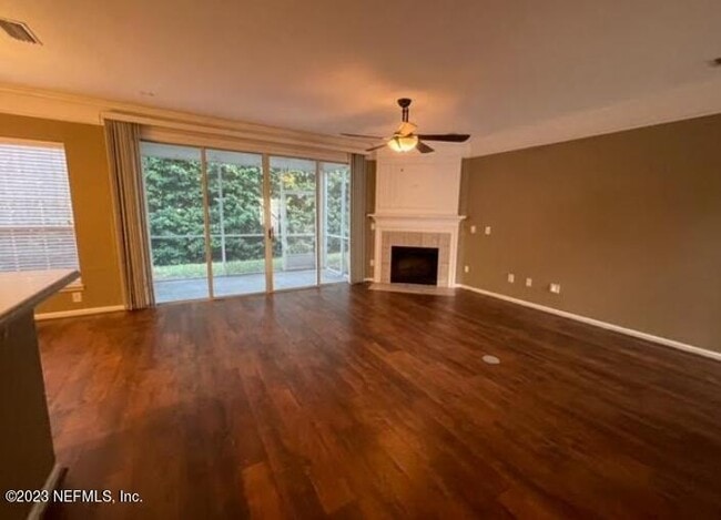 Building Photo - 11043 Castlemain Cir E