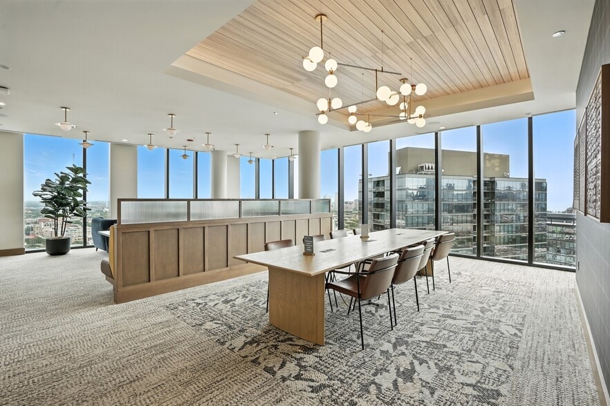 Building Photo - 1450 N Kingsbury St