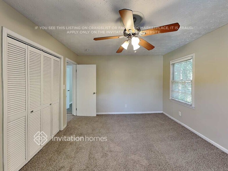 Building Photo - 215 Simpson Dr NE