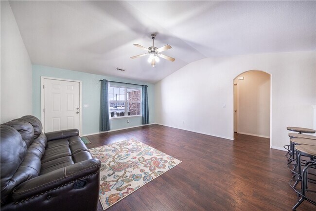 Building Photo - 5403 SW Cherry Creek Rd