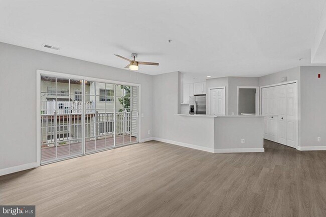 Building Photo - 21850 Locomotive Terrace