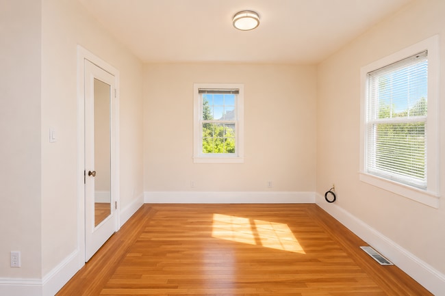 Building Photo - Sophisticated Piedmont Home