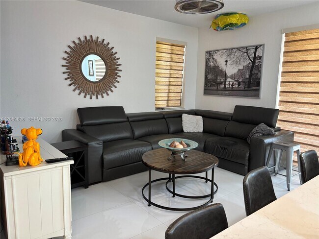 Building Photo - 1362 Canary Island Dr
