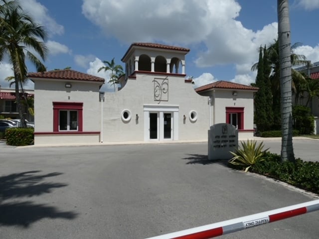 Building Photo - 6709 N Kendall Dr