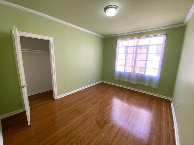 Front Bedroom - With Closet - 2818 Griffith Park Blvd