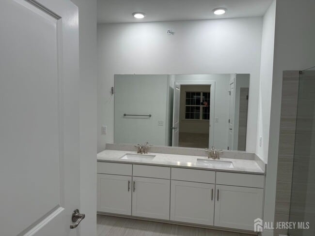 Building Photo - 1138 Vanderbergh Blvd