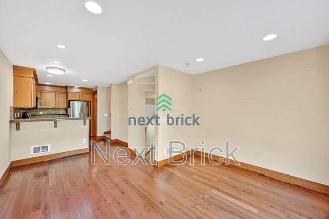 Building Photo - 5204 Delridge Wy SW