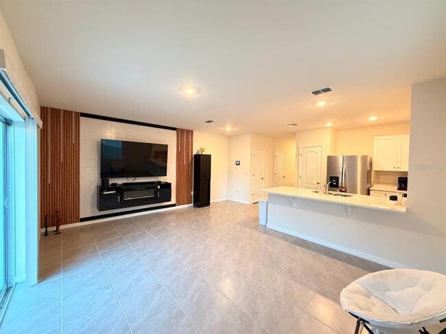 Building Photo - 2333 Penguin Blvd