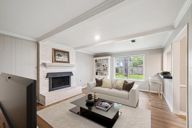 Building Photo - 1802 Corral Dr