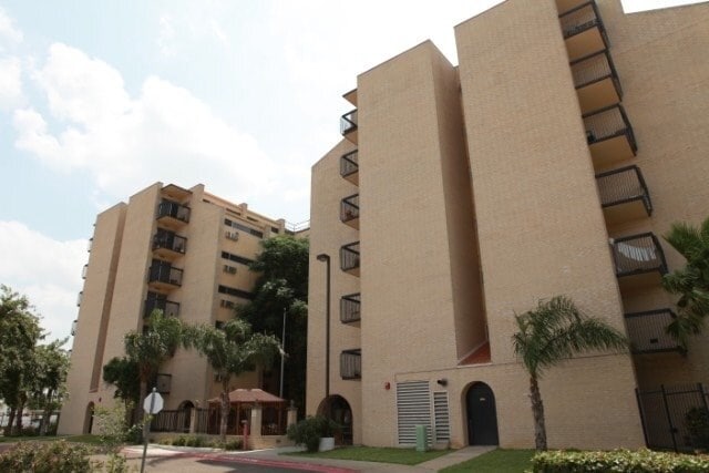 Primary Photo - 201 N 13th Ave