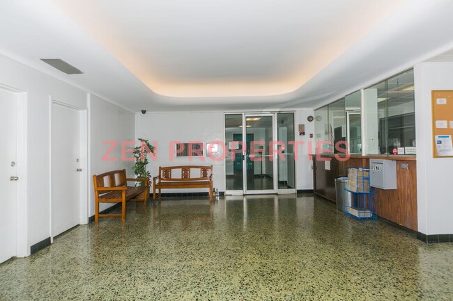 Building Photo - Kapiolani Terrace studio for rent