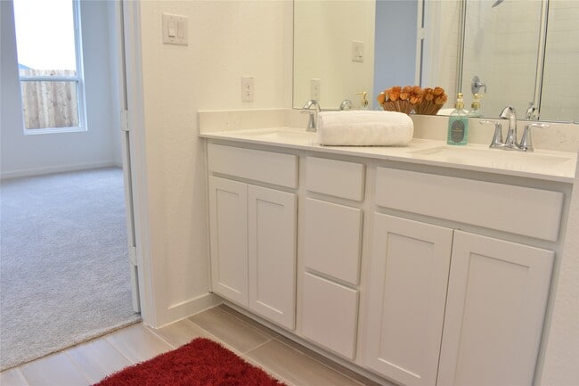 Building Photo - 32042 Sweet Pea Mdw Dr