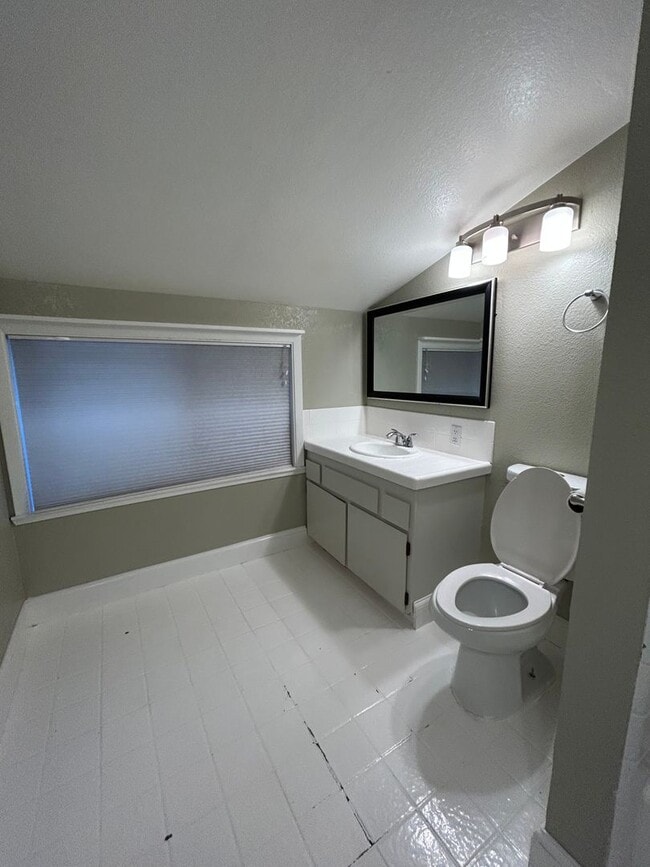 Building Photo - Updated Carmel Valley Home For Rent