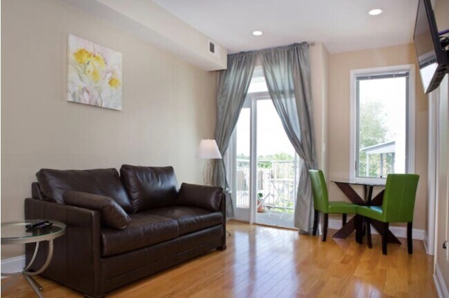 Building Photo - 2803 Ontario Rd NW