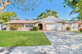 Building Photo - 2290 Colonial Dr