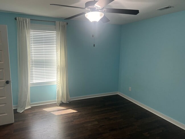 Building Photo - Must See Home In Madison City!