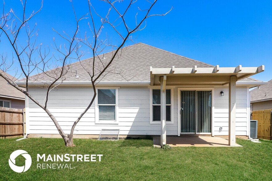 Building Photo - 212 Cres Ridge Dr