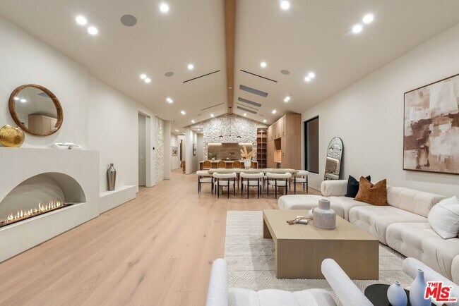 Building Photo - 14647 Morrison St