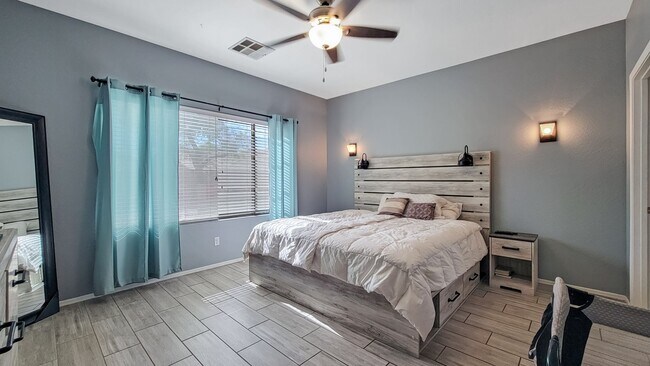 Building Photo - Gorgeous Home with Master Bedroom Downstairs!