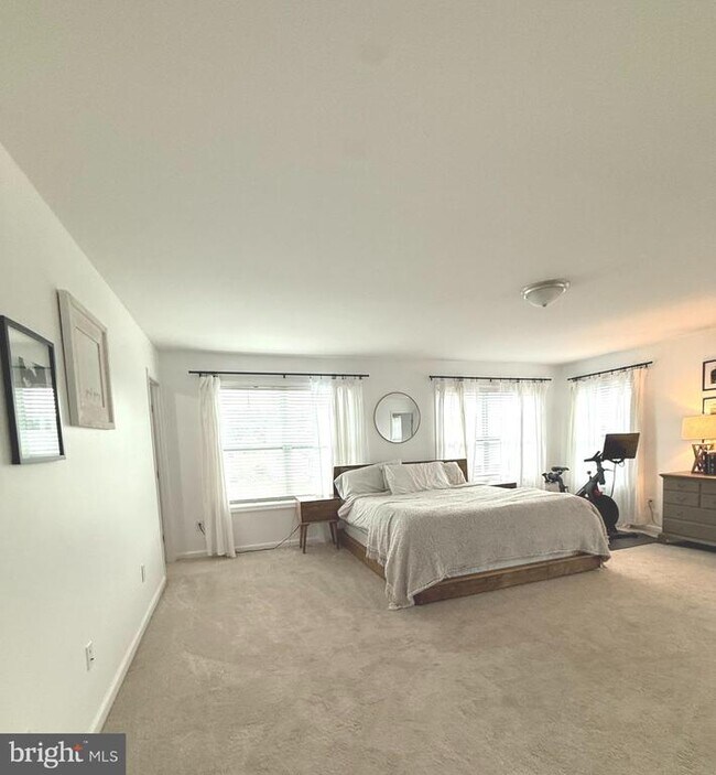 Building Photo - 103 Peking Ln