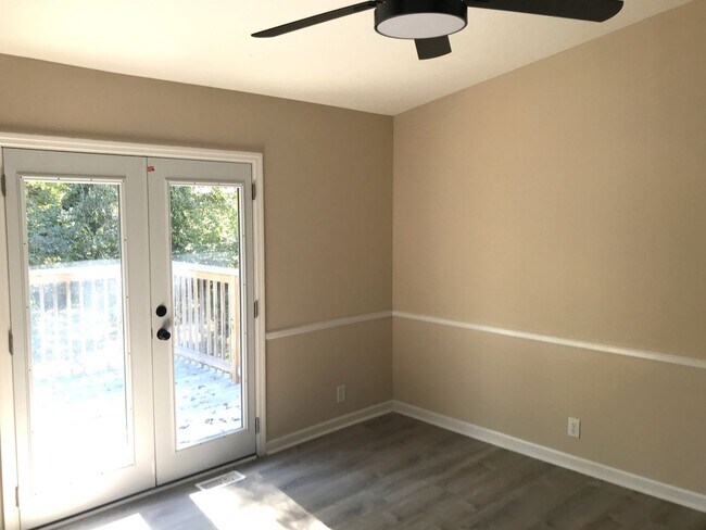Building Photo - Move-In Ready 3 Bedroom 2 Bath Home in Antioch!