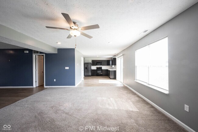 Building Photo - 3975 Fenwick Ln