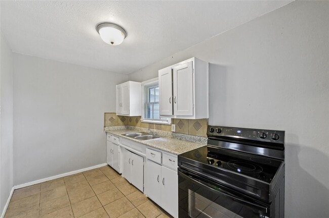 Building Photo - 4125 Dockrell St