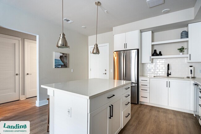 Building Photo - 300 E Broad St