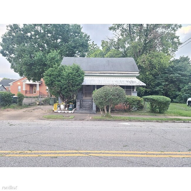 Building Photo - 2 br, 1 bath House - 651 Hall Street