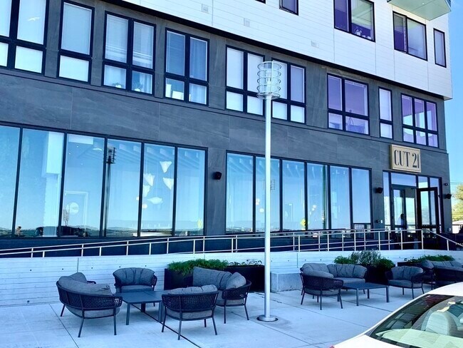 Building Photo - 382 Ocean Ave
