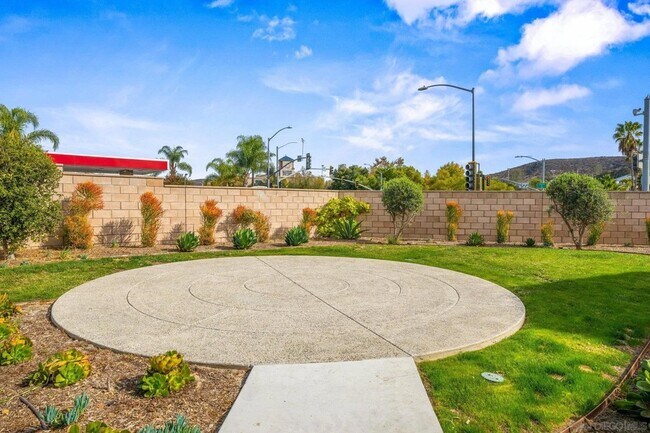 Building Photo - 2612 Babaco St