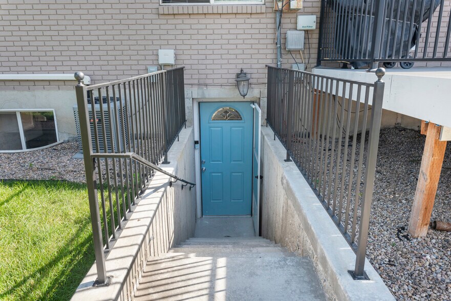 Building Photo - 10454 S Golden Willow Dr