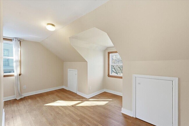 Building Photo - 313 S Midvale Blvd