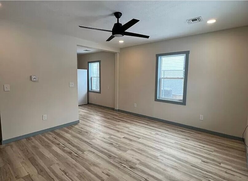 living room - 1214 N 10th St