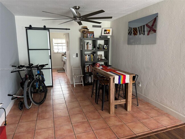 Building Photo - 9260 Bay Harbor Terrace