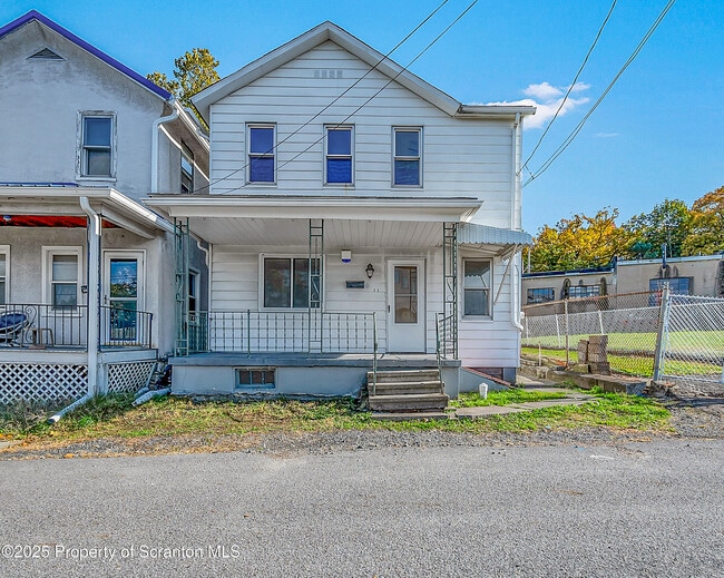 Building Photo - 1202 N Webster Ave