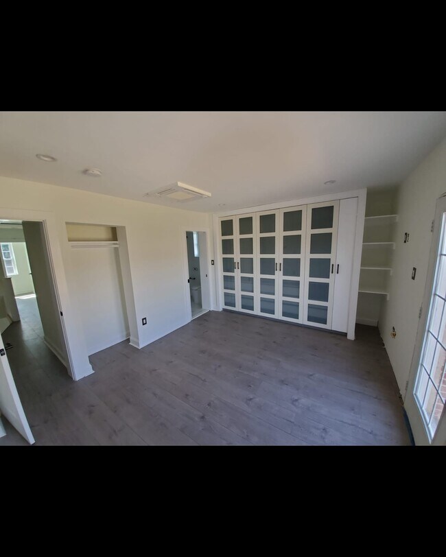 Master Bedroom - 5003 South Dakota Ave NE