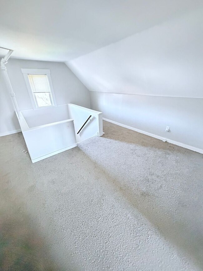 Building Photo - 3914 W 21st St